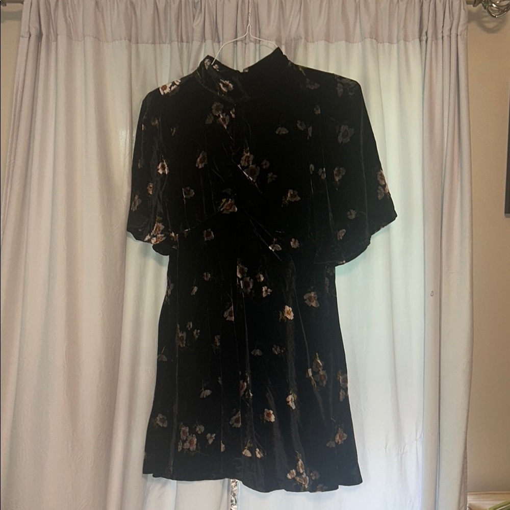 Floral Black Velvet Dress - Picture 4 of 6